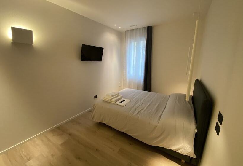 Prato Della Valle Apartments