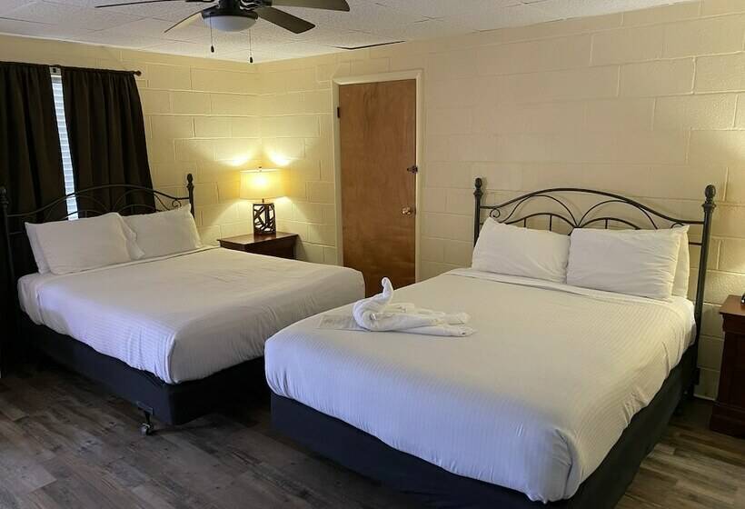 Queen Guest Room Located At The Joplin Inn At The Entrance To Mountain Harbor, , Just 2 1/2 Miles Fr