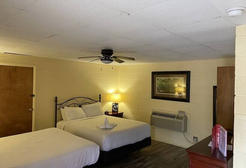 Queen Guest Room Located At The Joplin Inn At The Entrance To Mountain Harbor, , Just 2 1/2 Miles Fr