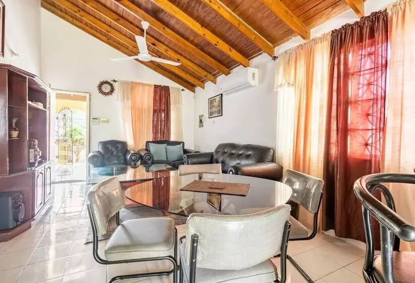 اقامتگاه Impeccable 2 Bed House In Montego Bay