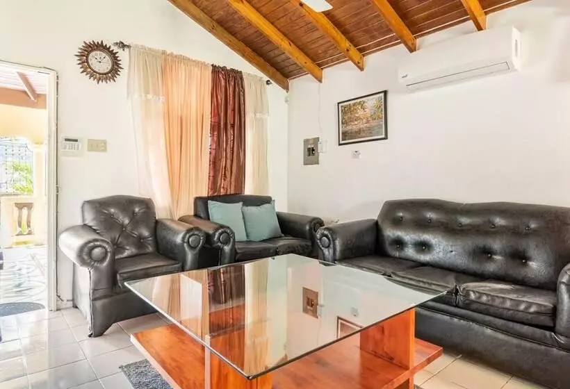 اقامتگاه Impeccable 2 Bed House In Montego Bay