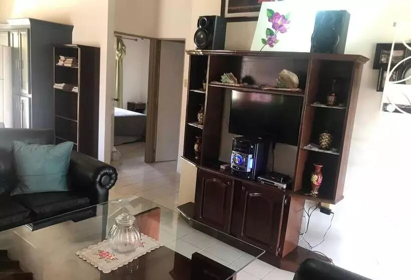 اقامتگاه Impeccable 2 Bed House In Montego Bay