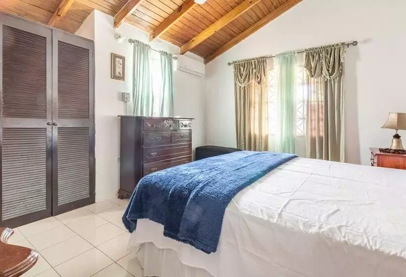اقامتگاه Impeccable 2 Bed House In Montego Bay
