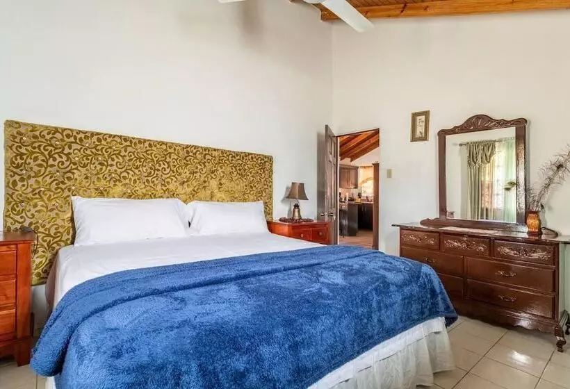 اقامتگاه Impeccable 2 Bed House In Montego Bay