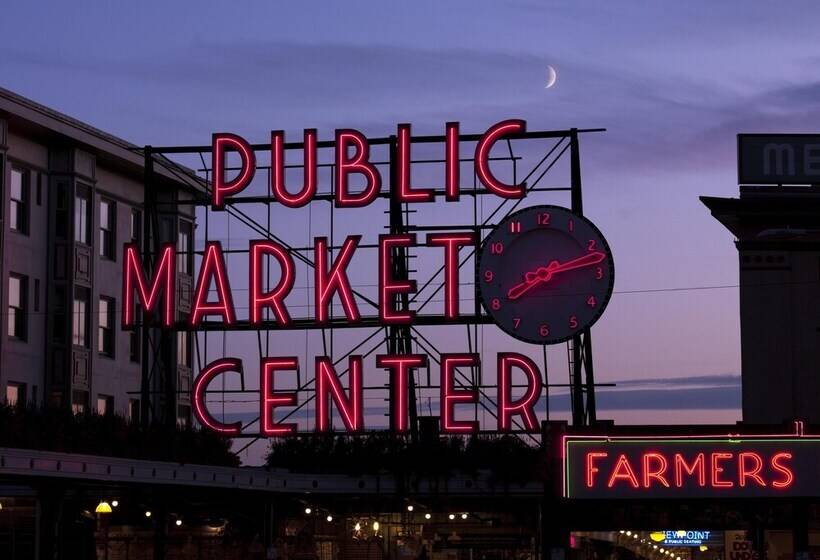 Tranquil 3br House With Balcony