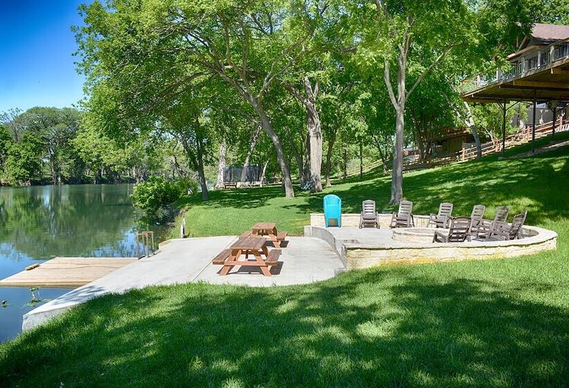 Treetop River Cabins On The Guadalupe River