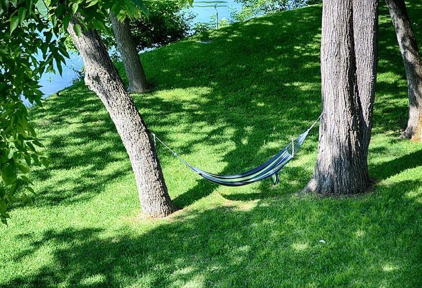 Treetop River Cabins On The Guadalupe River