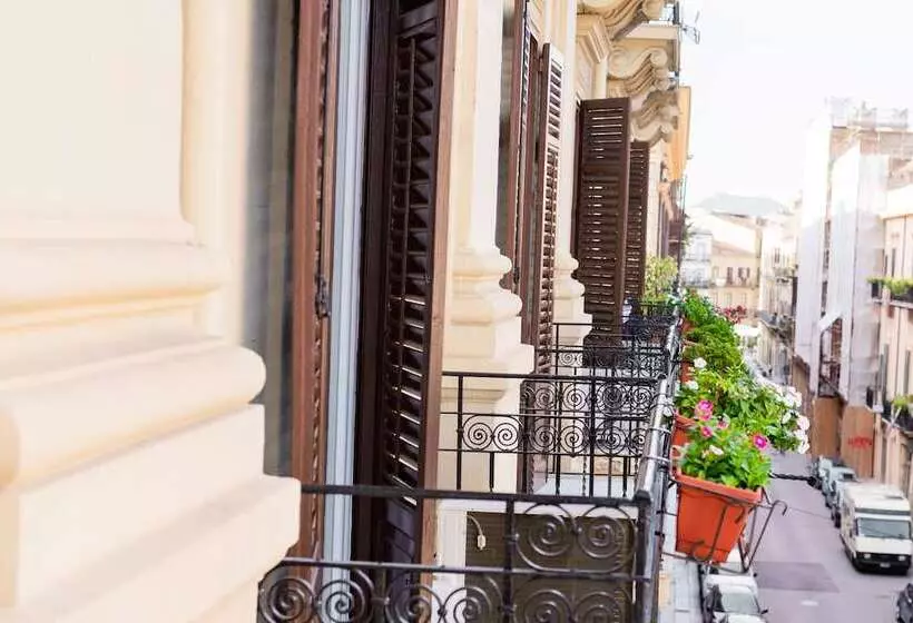 تختخواب و صبحانه Ausa Suites