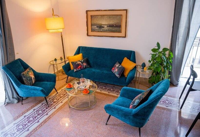 تختخواب و صبحانه Ausa Suites