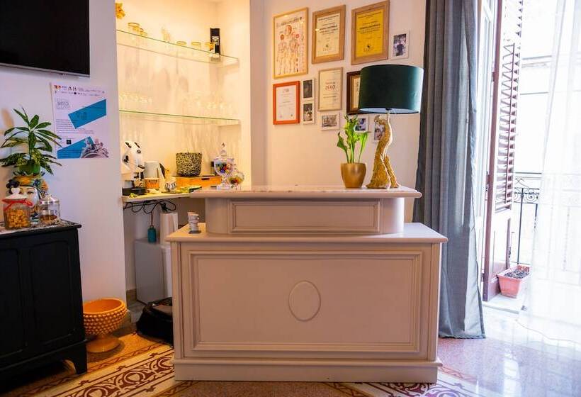 تختخواب و صبحانه Ausa Suites