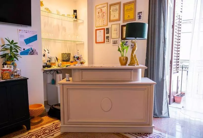 تختخواب و صبحانه Ausa Suites
