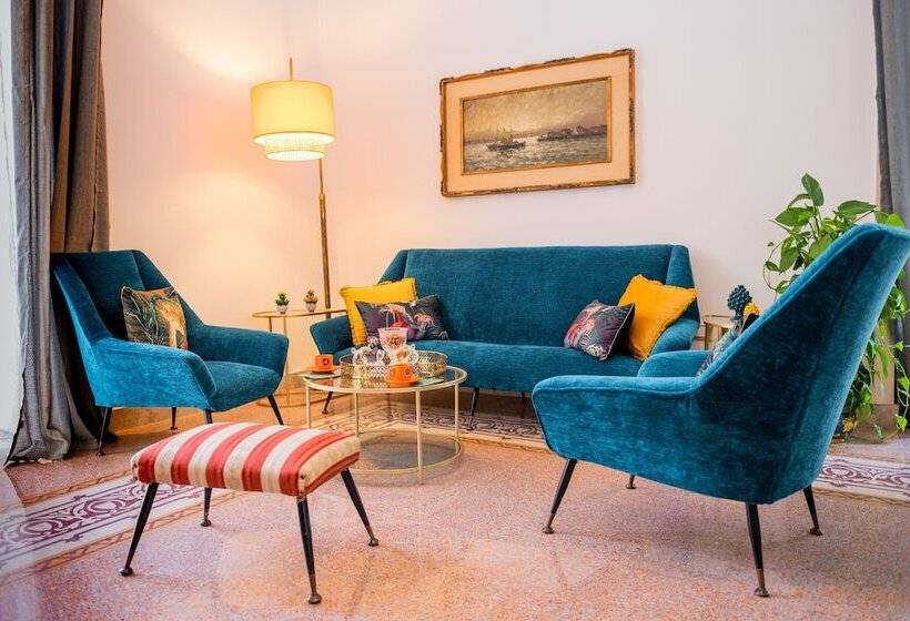 تختخواب و صبحانه Ausa Suites