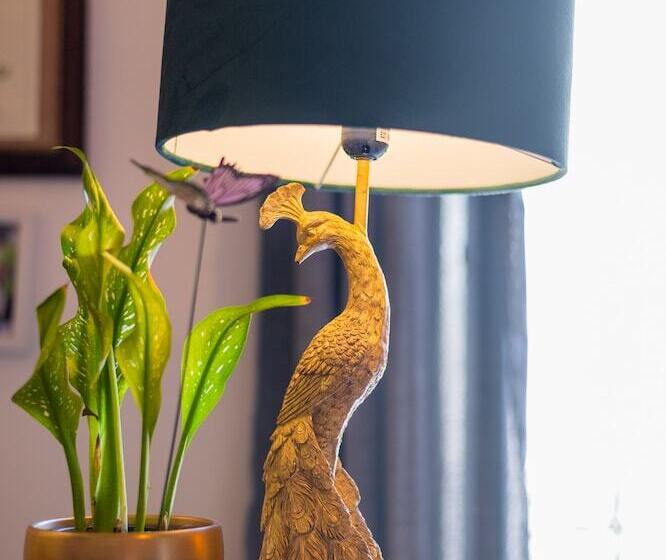 تختخواب و صبحانه Ausa Suites