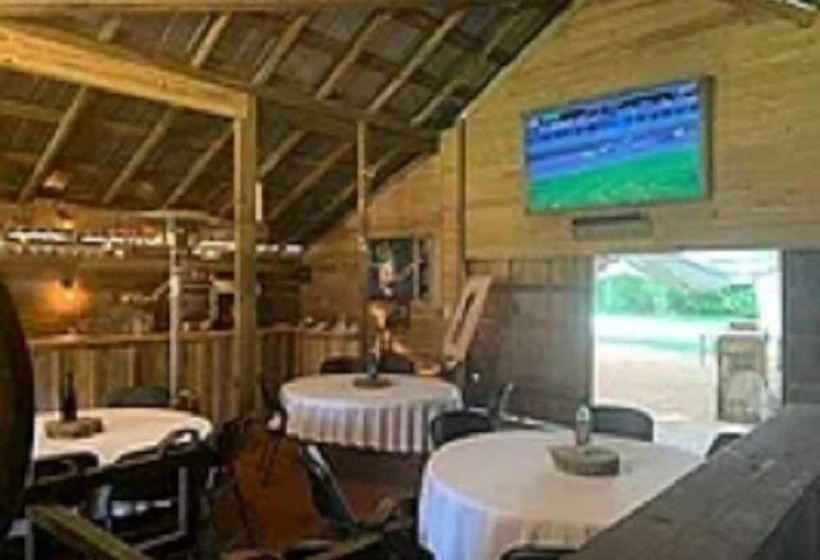 צימר Beachwoods Inn