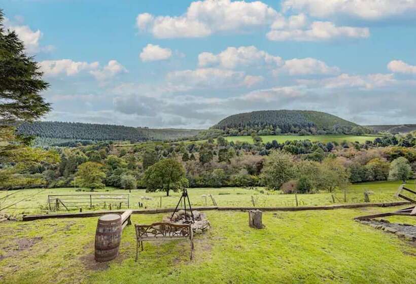 Glamping Wagon 1 X Double Bed, 2 X Single Bed