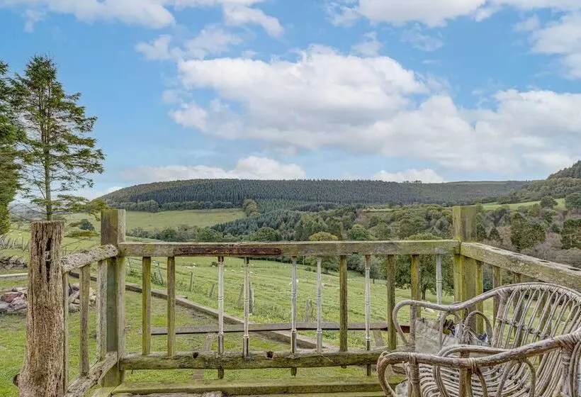 Glamping Wagon   1 X Double Bed, 2 X Single Bed