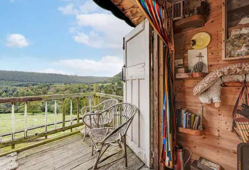 Glamping Wagon 1 X Double Bed, 2 X Single Bed