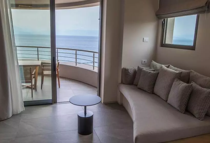 Hotelli Alissachni Seaside