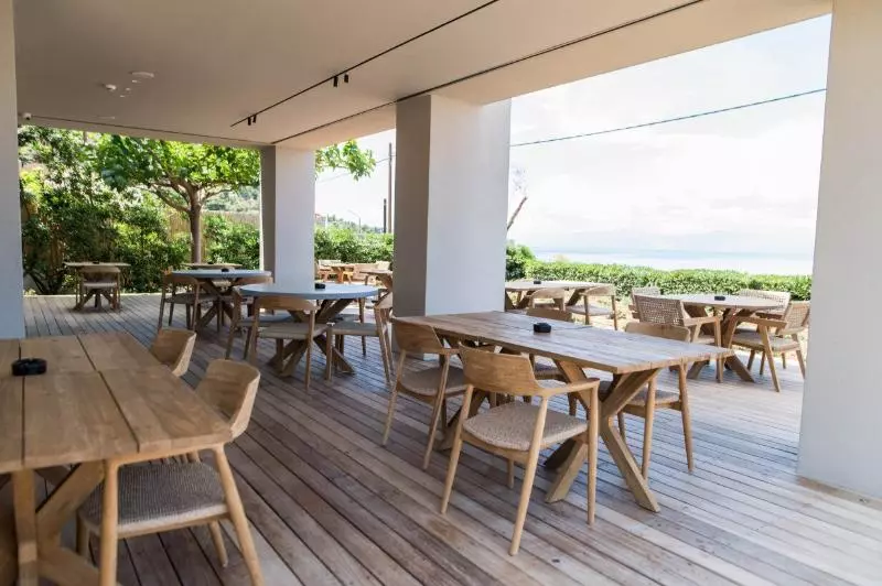 Hotelli Alissachni Seaside