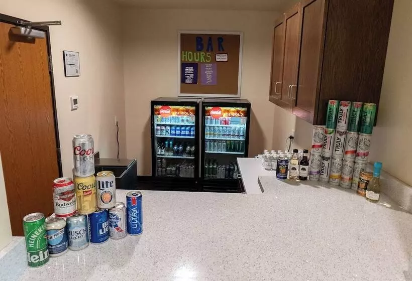 Hotelli Cobblestone Inn & Suites   Sheldon