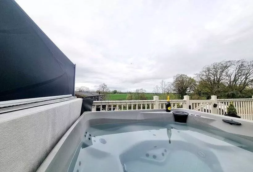 ホテル Fantastic 3 Bed Lodge Near Morpeth   Deer View