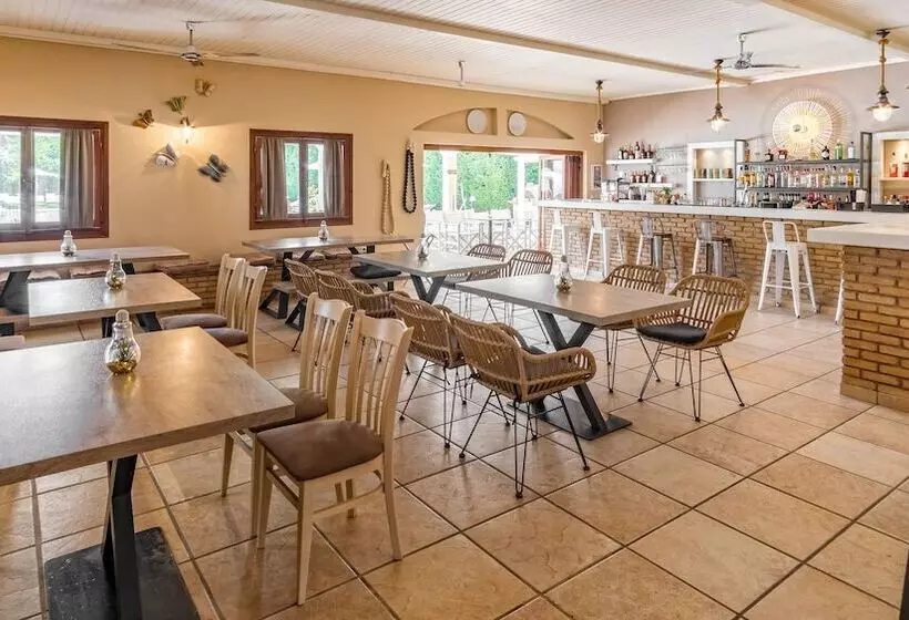 Hotelli Goudelis Apartments