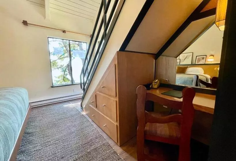 Hotelli Lodge At Marconi