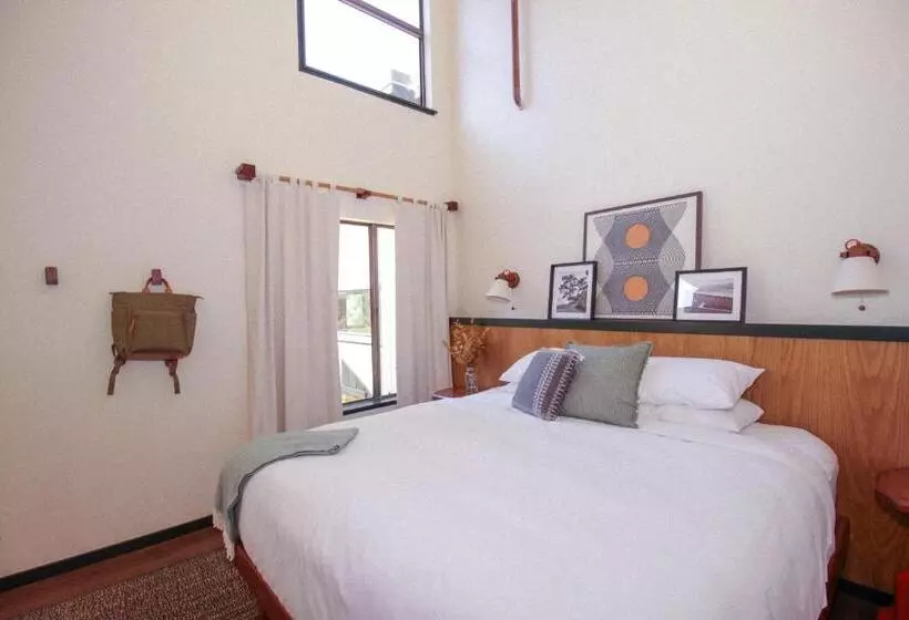 Hotelli Lodge At Marconi