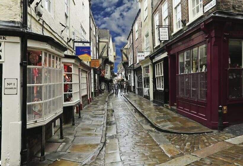 ホテル Pine Boutique Lodge With Hot Tub For Couples & Dog