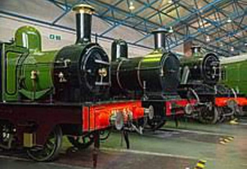 ホテル Pine Boutique Lodge With Hot Tub For Couples & Dog