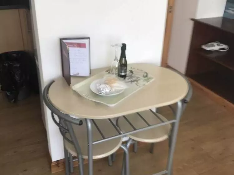 Lovely 1 Bed Cottage In Hopeman