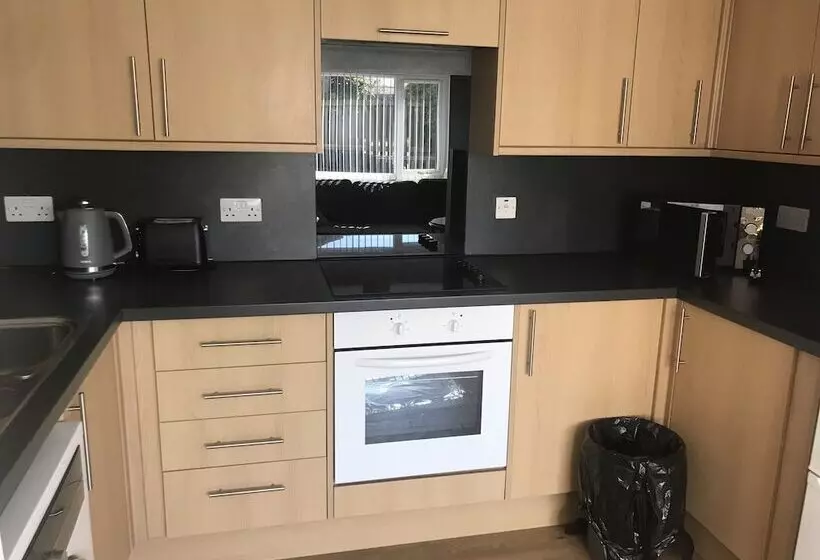 Lovely 1 Bed Cottage In Hopeman