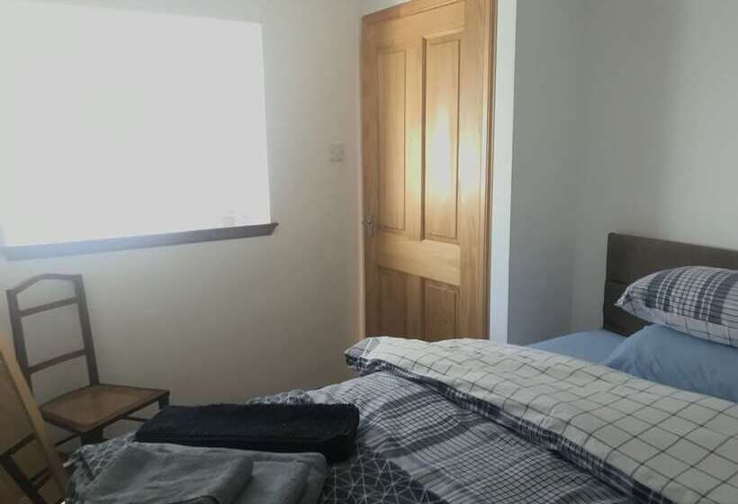 Lovely 1 Bed Cottage In Hopeman