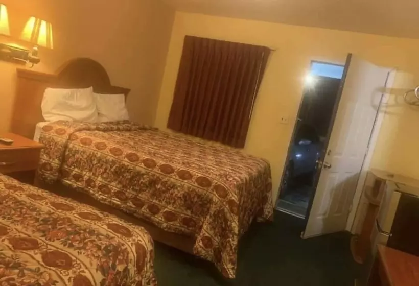 Motelli Economy Inn Poteau