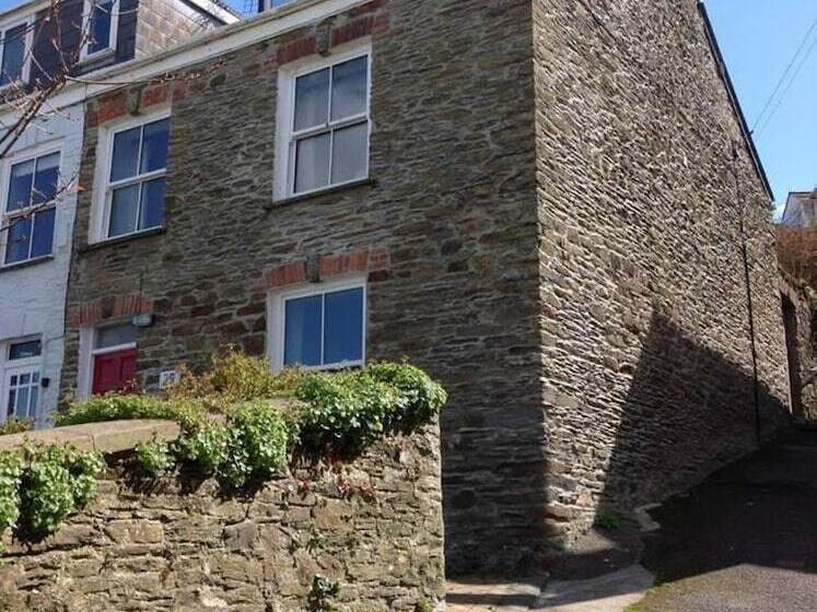 Newly Refurbished 7 Bed Cottage In Polruan, Fowey