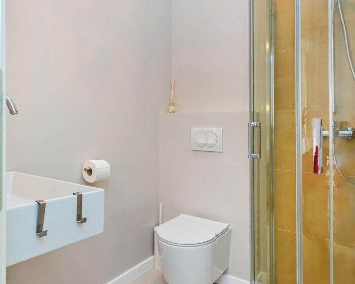 ペンション Cap Rooms