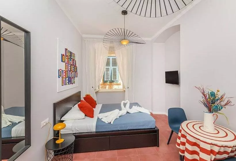 پانسیون Cap Rooms