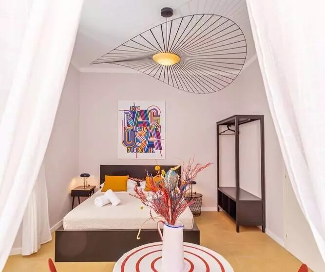 پانسیون Cap Rooms