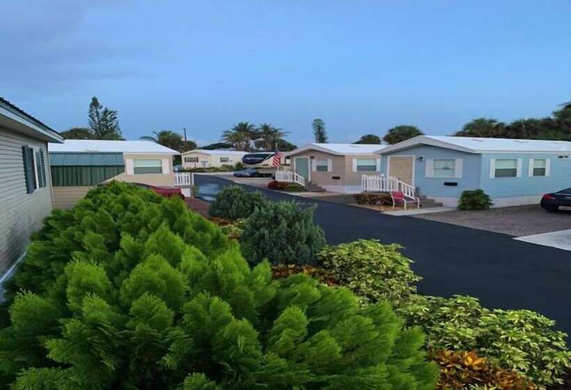 리조트 Caribbean Shores Vacation Rentals