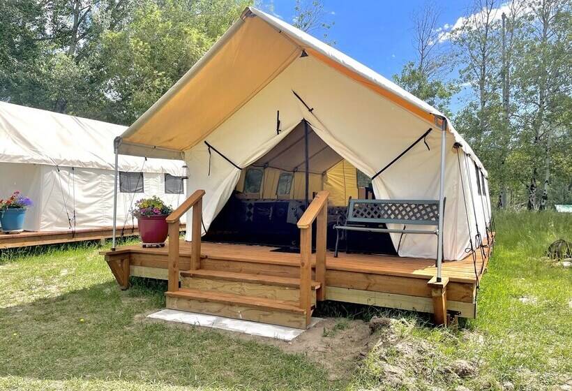 Курорт Travellers Rest Cabins And Rv Park