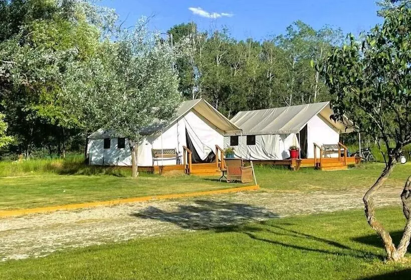 Lomakeskus Travellers Rest Cabins And Rv Park