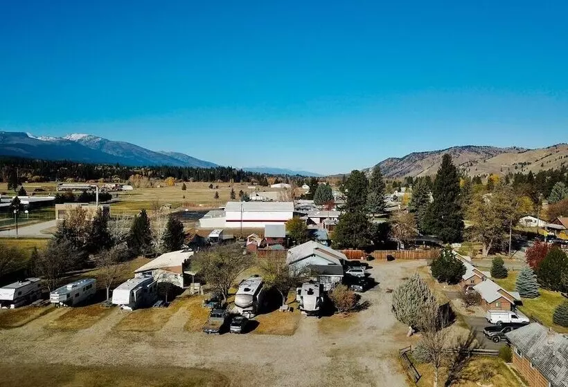 Lomakeskus Travellers Rest Cabins And Rv Park