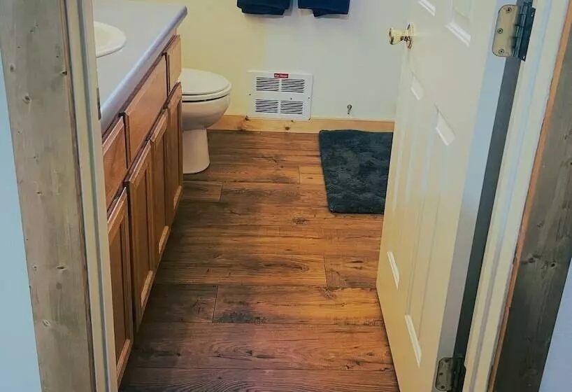 Lomakeskus Travellers Rest Cabins And Rv Park