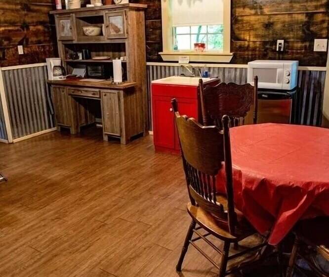 The Home Place   Let It Be Your Home Away From Home For A While! Cabin By Redawning