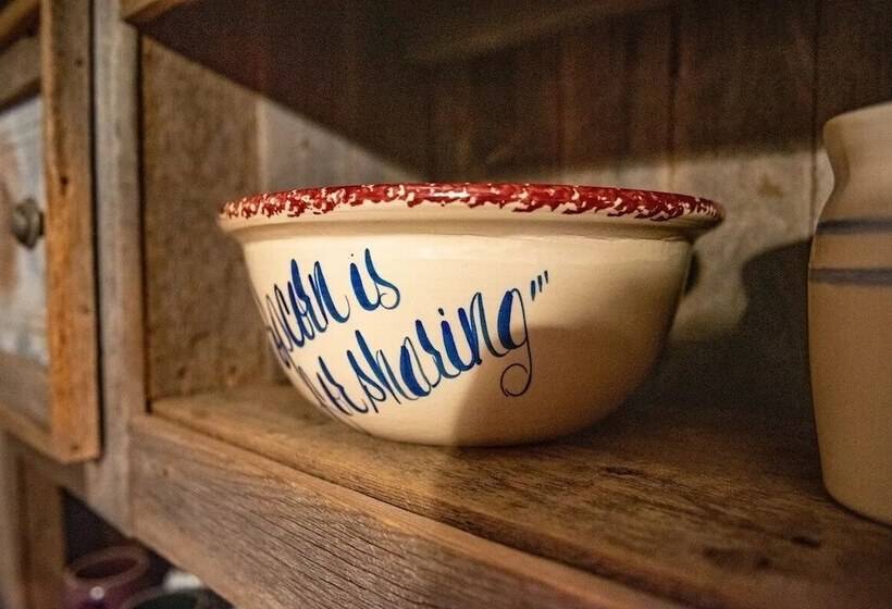 The Home Place   Let It Be Your Home Away From Home For A While! Cabin By Redawning