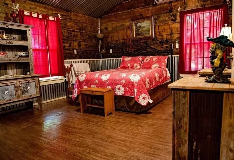 The Home Place   Let It Be Your Home Away From Home For A While! Cabin By Redawning