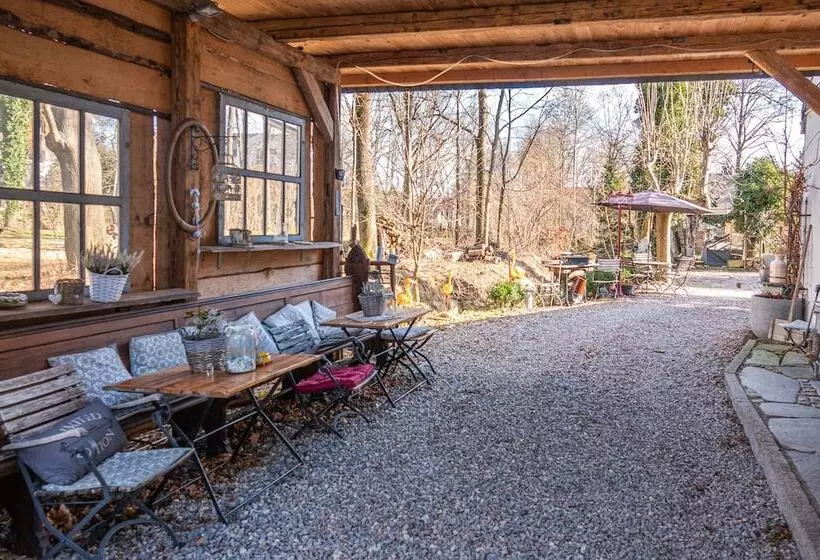 ベッドアンドブレックファースト Land & Leben Pension