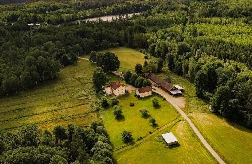 Aamiaismajoitus (B&B) Toftahult Bed&breakfast