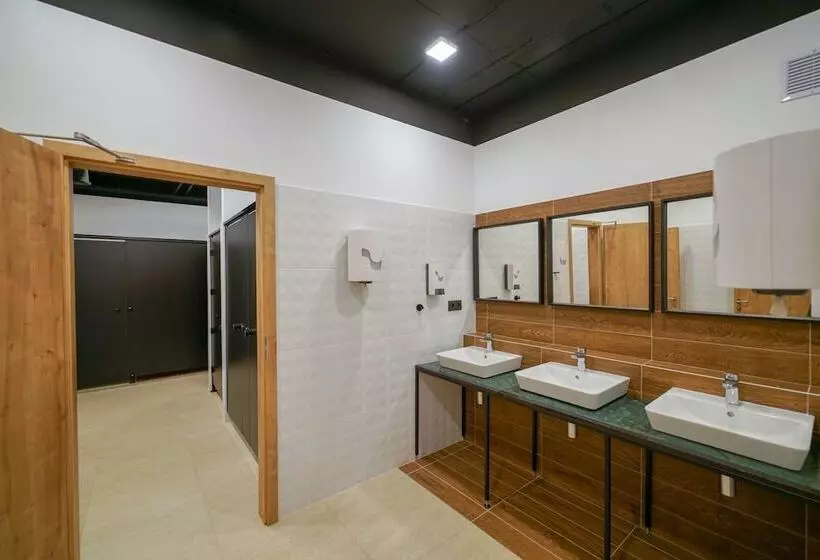 Chors Like A Hotel   Hostel