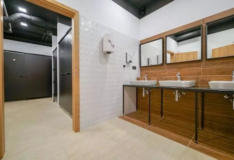 Chors Like A Hotel   Hostel